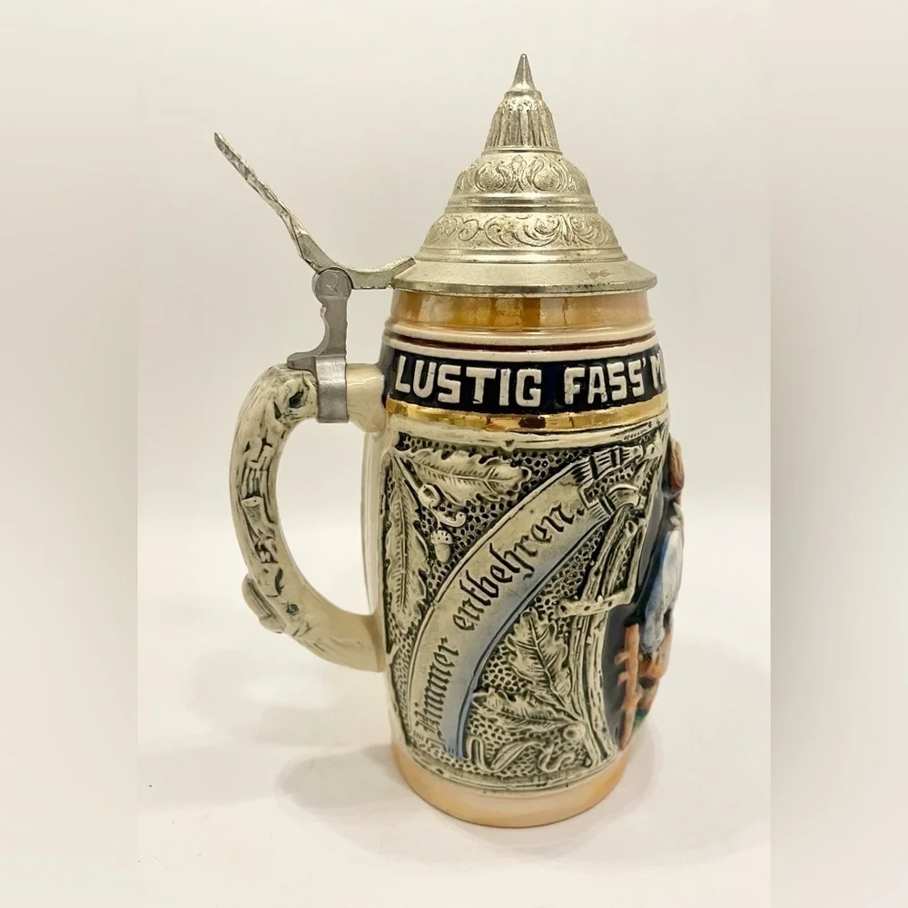 Original King 3 German Beer Stein 500 Pewter Lid Courting Couple Barrel 9”